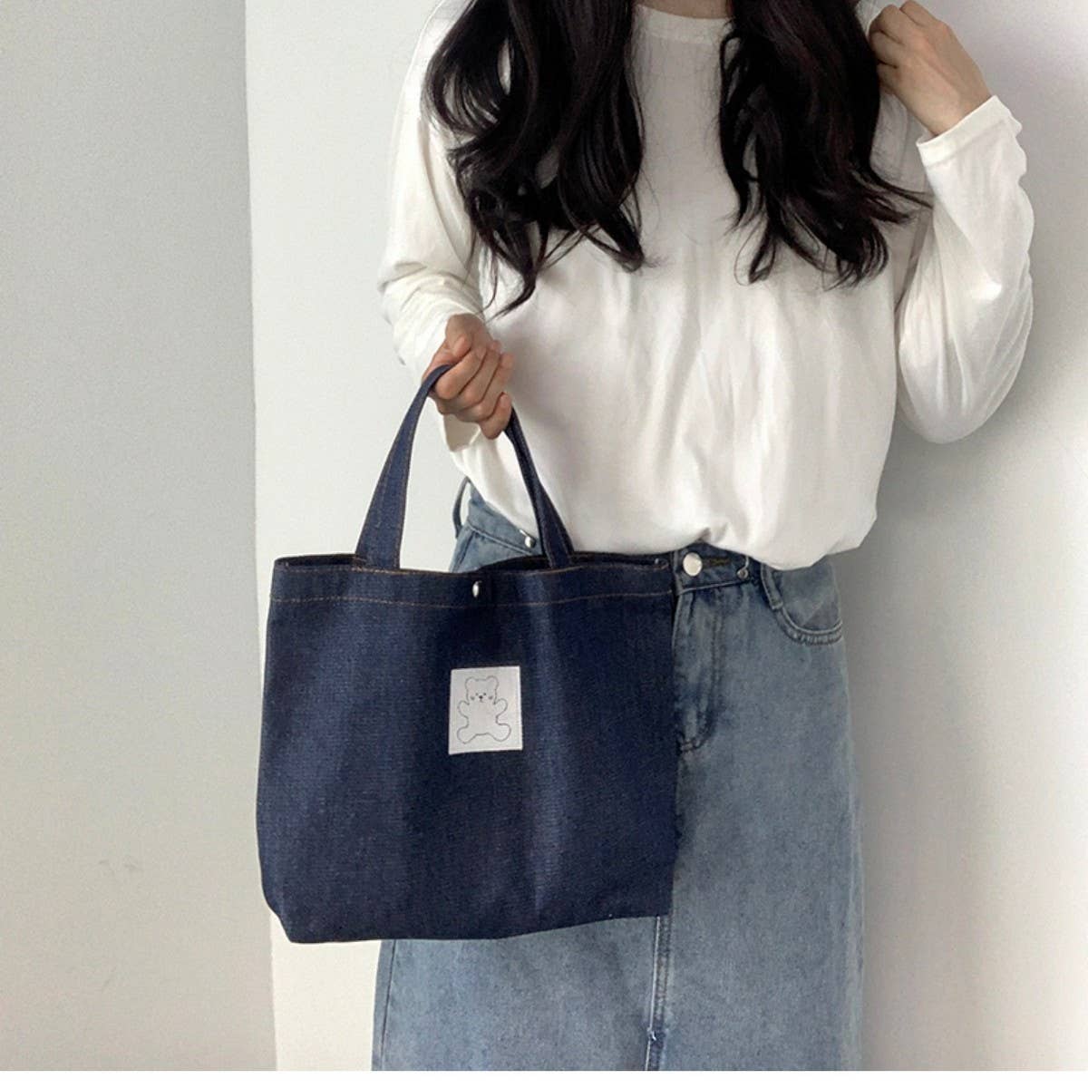 TOTE BAGS WITH EXQUISITE DENIM